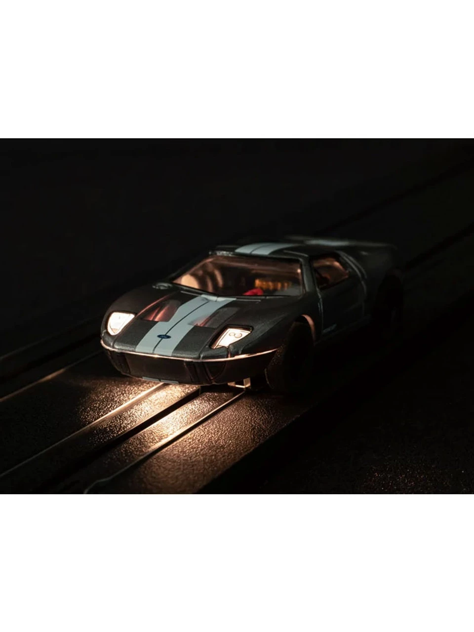 Auto World 2005 Ford GT 40 (Silver) X-Traction Flamethrowers R33 HO Slot Car - Image 4