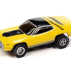 Auto World 1971 Plymouth GTX (Yellow) X-Traction Flamethrowers R33 HO Slot Car