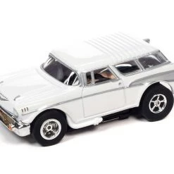 Auto World 1957 Chevrolet Nomad (White) X-Traction R34 HO Slot Car