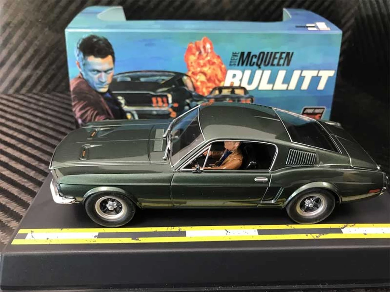 Pioneer 1968 Ford Mustang 390 GT 'Steve McQueen BULLITT' 1/32 Slot Car - Image 3